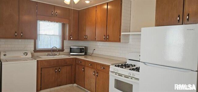 Foto del edificio - 3343 5th St