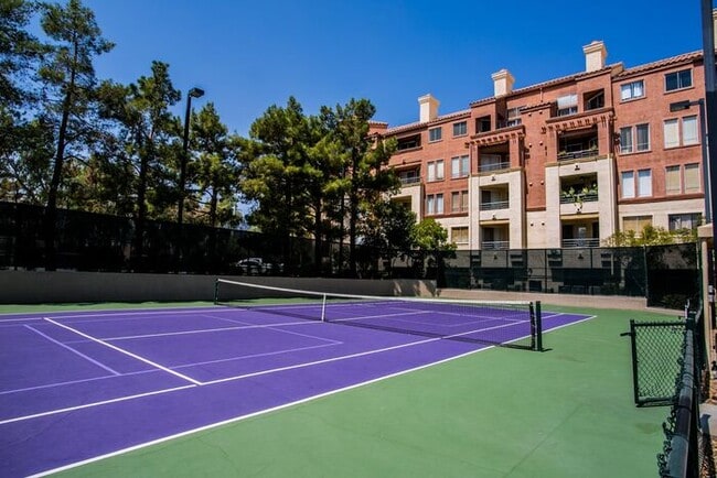 Foto del edificio - Fabulous 1Bdm 1Ba Condo in the Highly Desi...