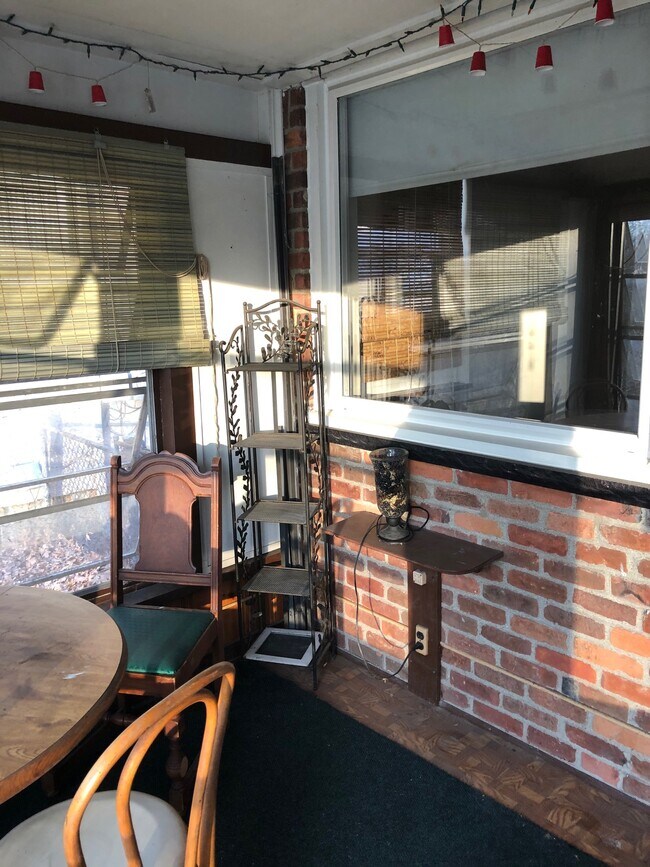 Sunroom - 18508 Garfield
