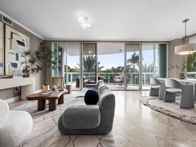 Foto del edificio - 2645 S Bayshore Dr