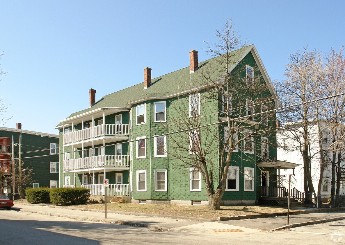 Building Photo - 213 Bell St
