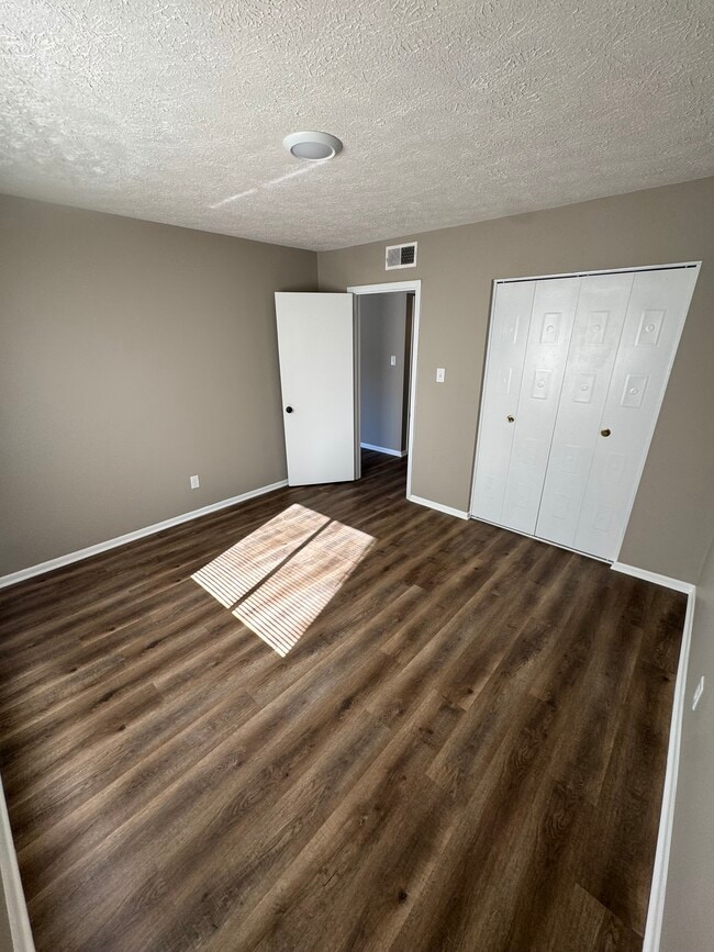 Building Photo - 316 Elmead Ct