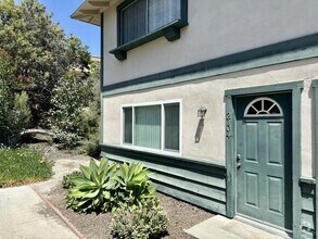 Building Photo - 2104 Via Sonora