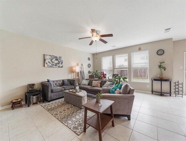 Foto del edificio - 2806 Crestbrook Bend Ln