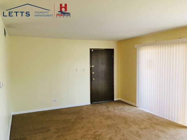 Building Photo - 516 Roberts Dr