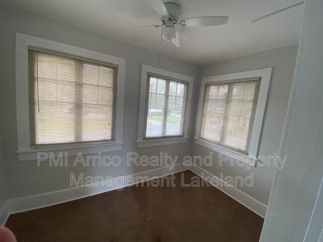 Foto del edificio - 117 8th St SE