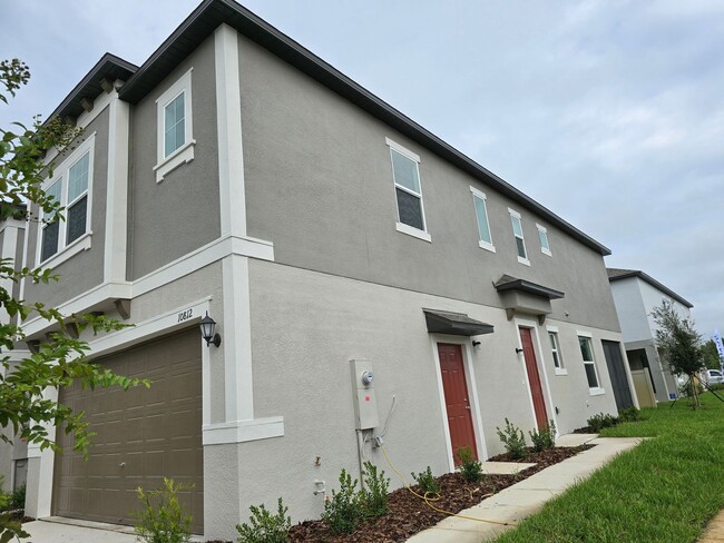 Foto del edificio - Brand New Corner Lot Townhome!