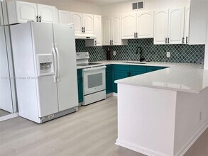Building Photo - 3007 Hythe A
