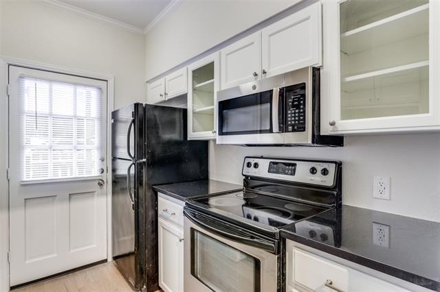 Building Photo - 4405 Bellaire Dr S