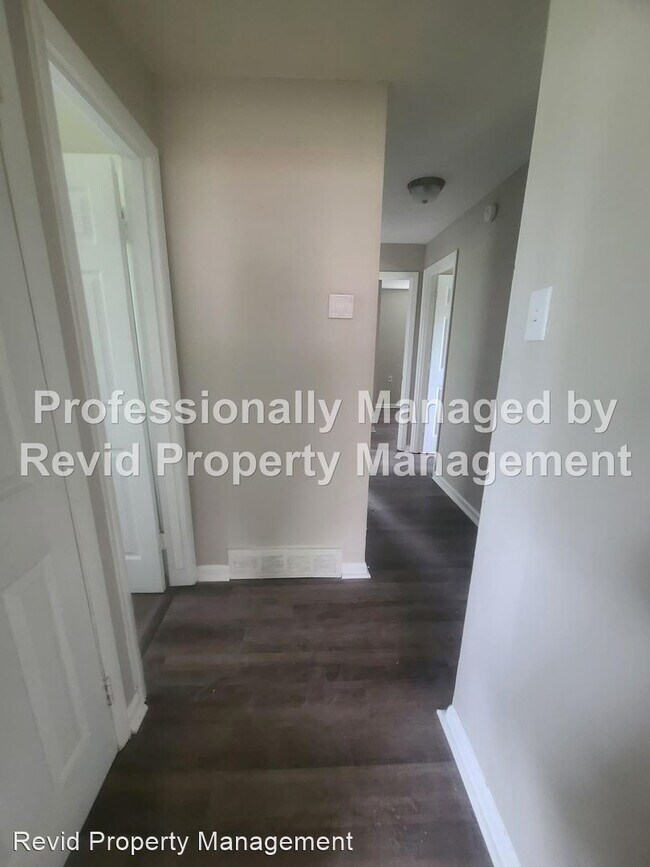 Foto del edificio - 3 br, 1 bath House - 196 Ivan Rd.