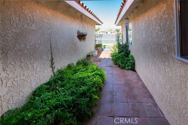 Foto del edificio - 6242 Elm Ave