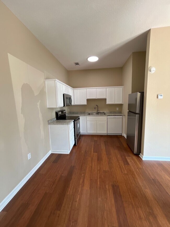 Foto del edificio - 1802 Teston Ln