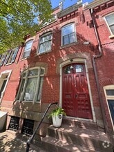 Building Photo - 342 N Eighth St