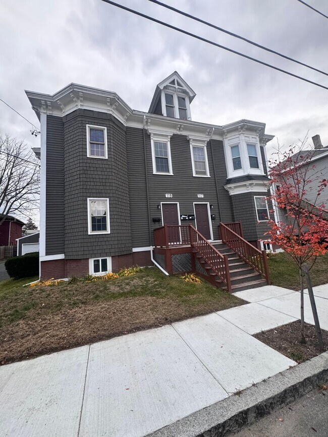 Building Photo - 117-119 Portland St