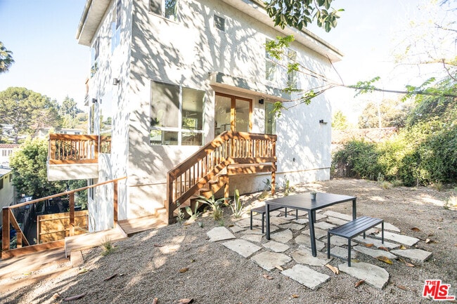 Foto del edificio - 2210-2214 Echo Park Ave