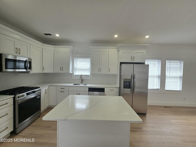 Building Photo - 412 Ridge Ave