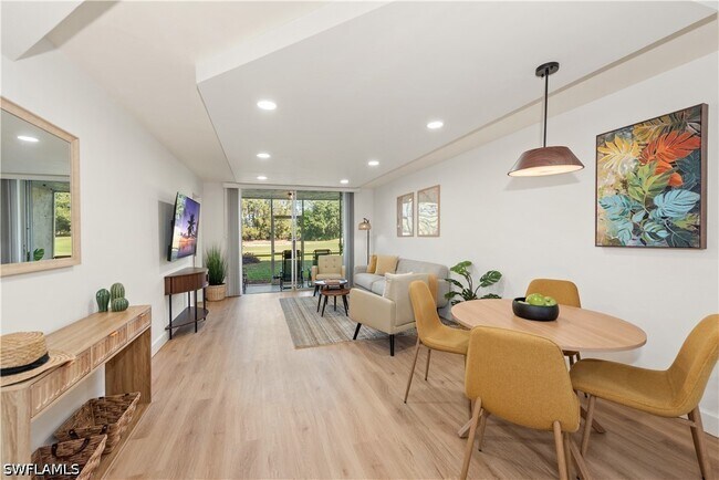 Foto del edificio - 501 Forest Lakes Blvd