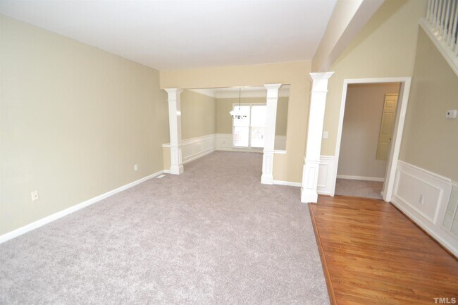 Building Photo - 4737 Sinclair Dr