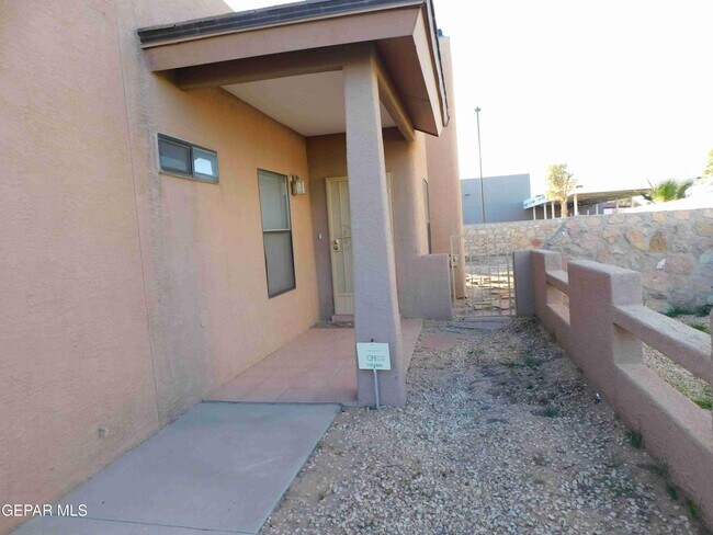 Foto del edificio - 3313 Tierra Espada Dr