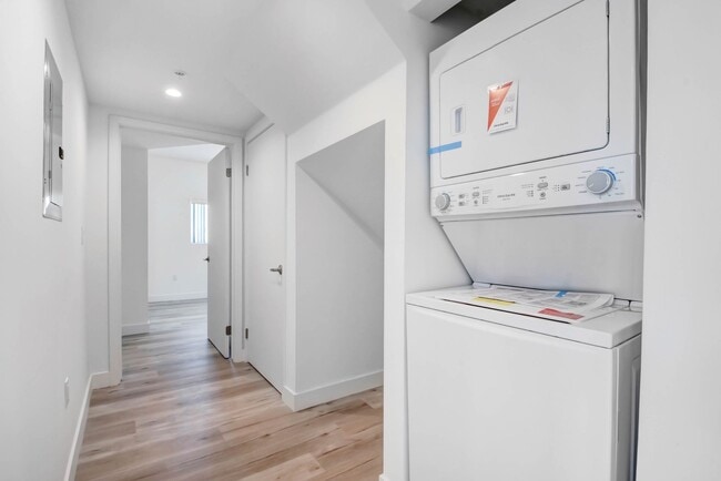 Interior Photo - Decollage Apartments