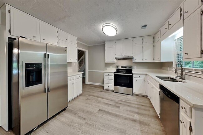 Foto del edificio - 1765 Blackwillow Dr