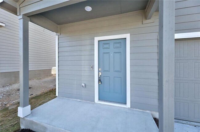 Building Photo - 128 Rooster Wy