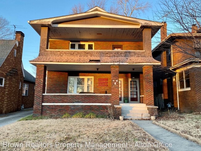 Building Photo - 3 br, 1 bath House - 816 E. 5th Street