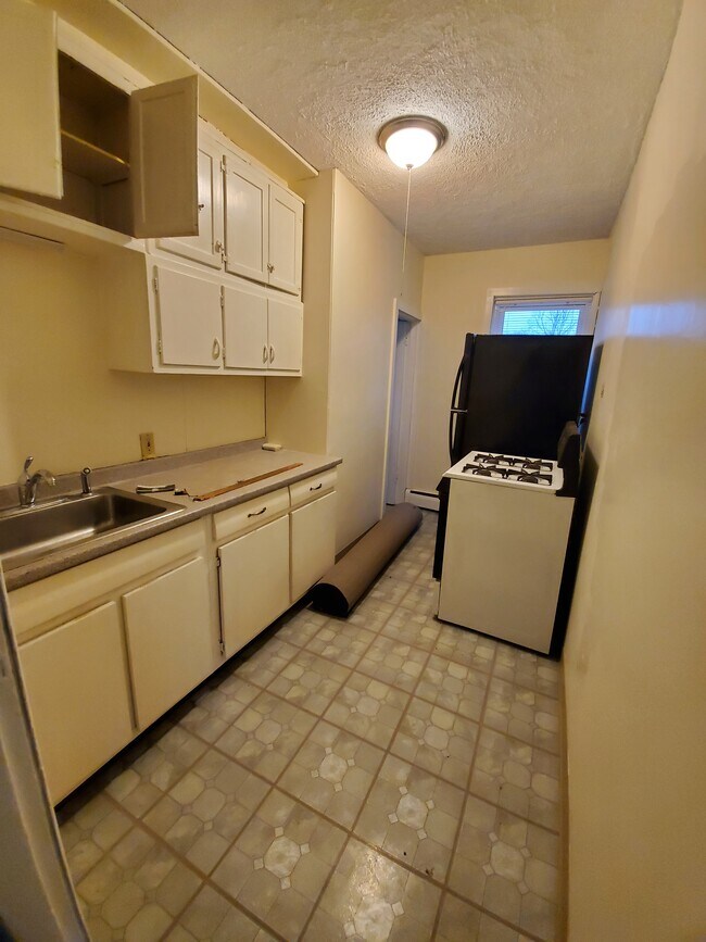 kitchen - 326 Spruce St