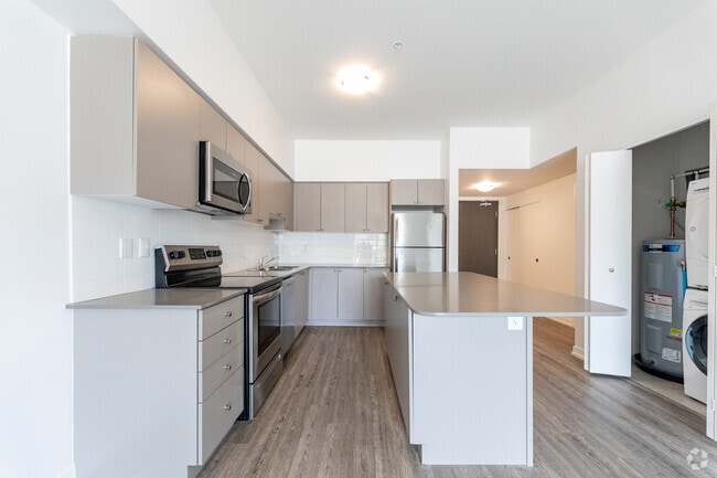 1BR, 1BA - Kitchen - 430 Ferndale Drive South