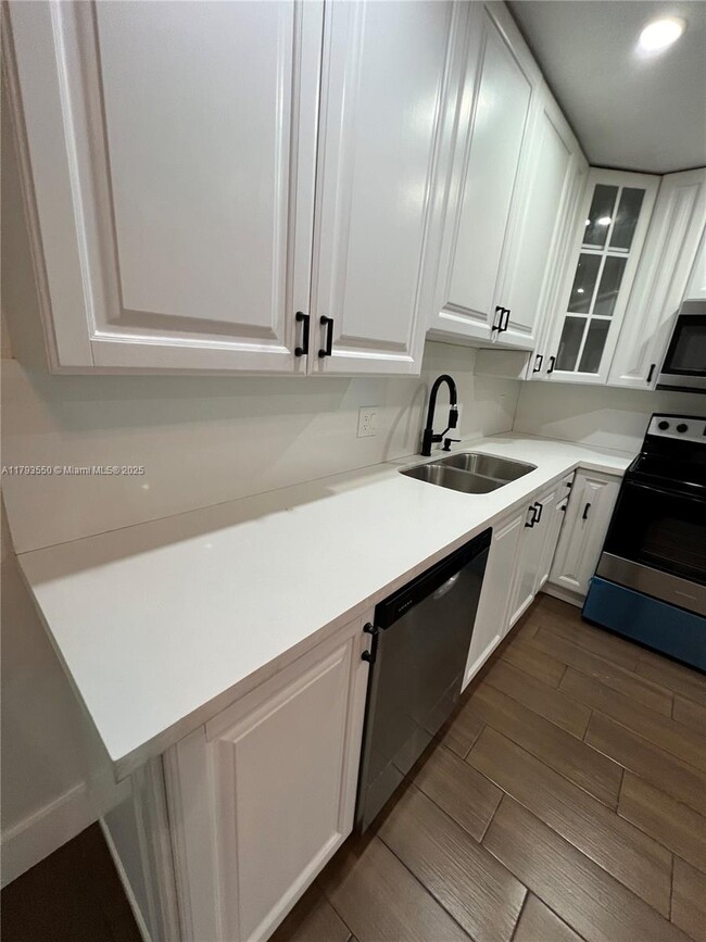 Foto del edificio - 6391 SW 8th St