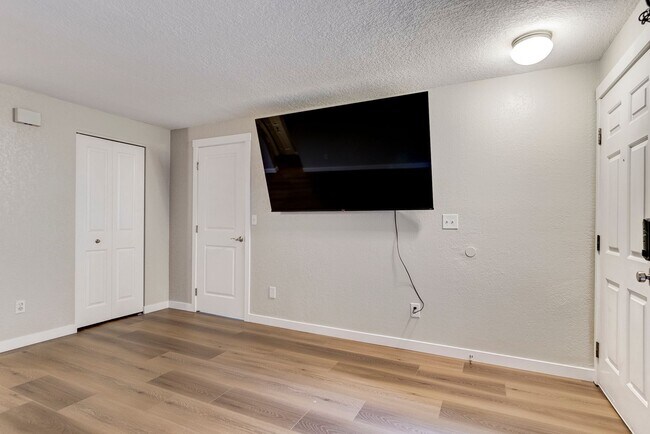 Foto del edificio - 2 Bedroom Ground Floor Condo