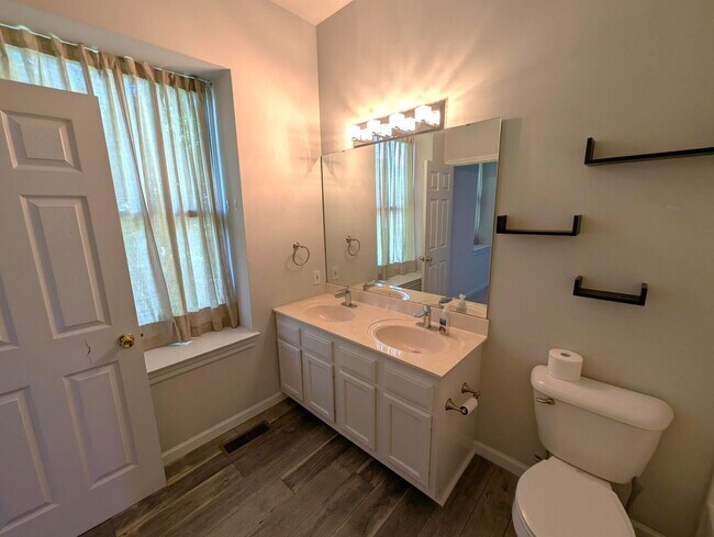 Foto del edificio - Sunshine on Shaw!