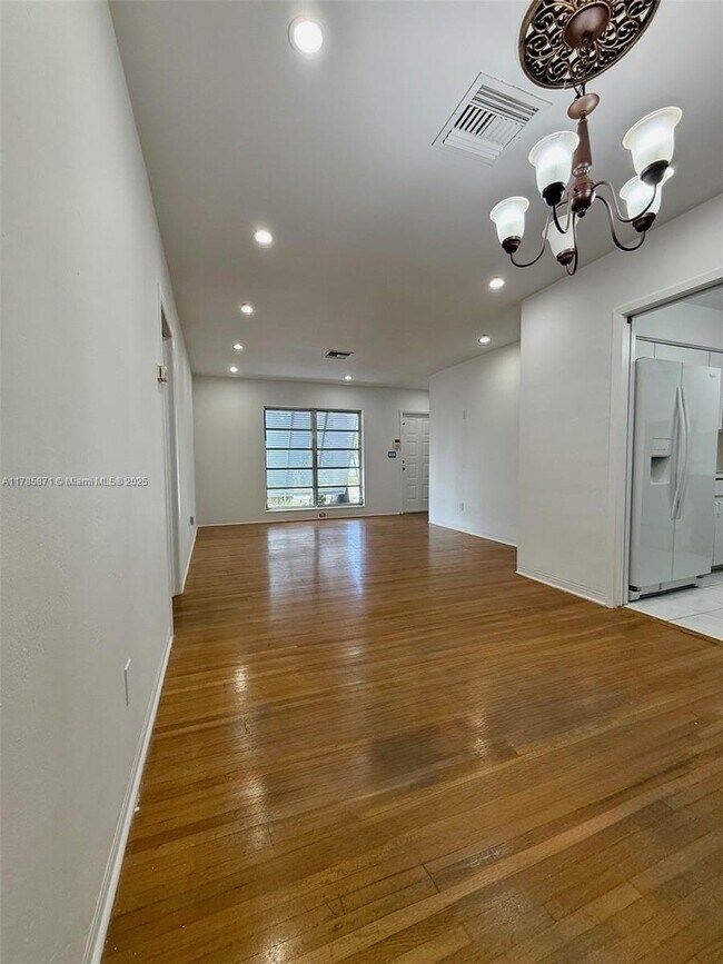Building Photo - 8670 SW 28th St