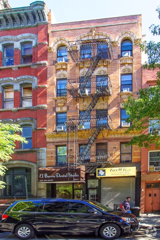 Building Photo - 181 E 104th St