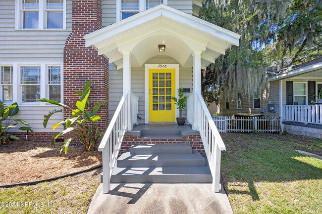 Building Photo - 2976 Collier Ave