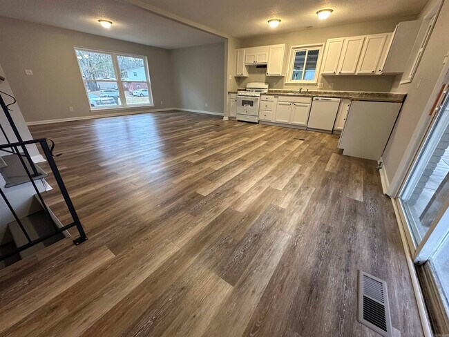Building Photo - 3 Regency Ct