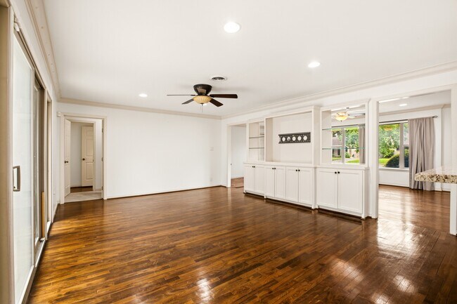Building Photo - 5238 Kinglet St