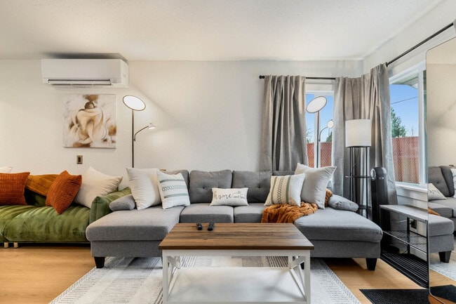 Building Photo - 5924 18th Ave SW