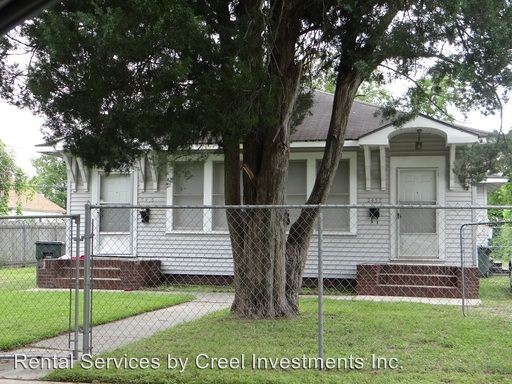 Primary Photo - 2435 Neches St