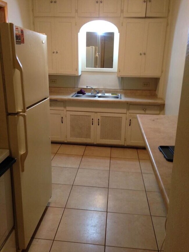 Foto del edificio - 4 Bedroom Student Rental Near UW-Eau Claire