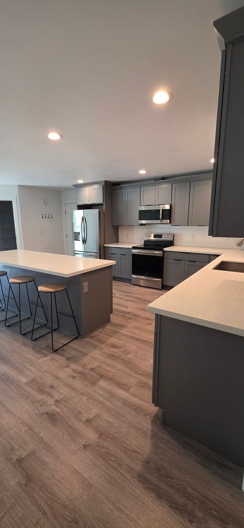 Foto del edificio - Stunning Modern 3-Bed/2-Bath | Covered Patio & Large Fenced Yard | Dog Friendly!