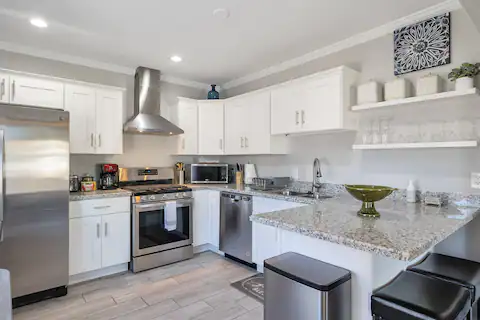 Primary Photo - 7514 N 60th Ave