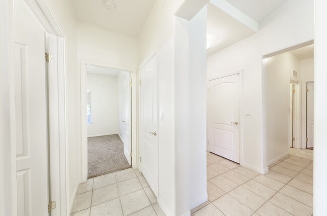 Building Photo - 9802 Bourbon Rose Ct