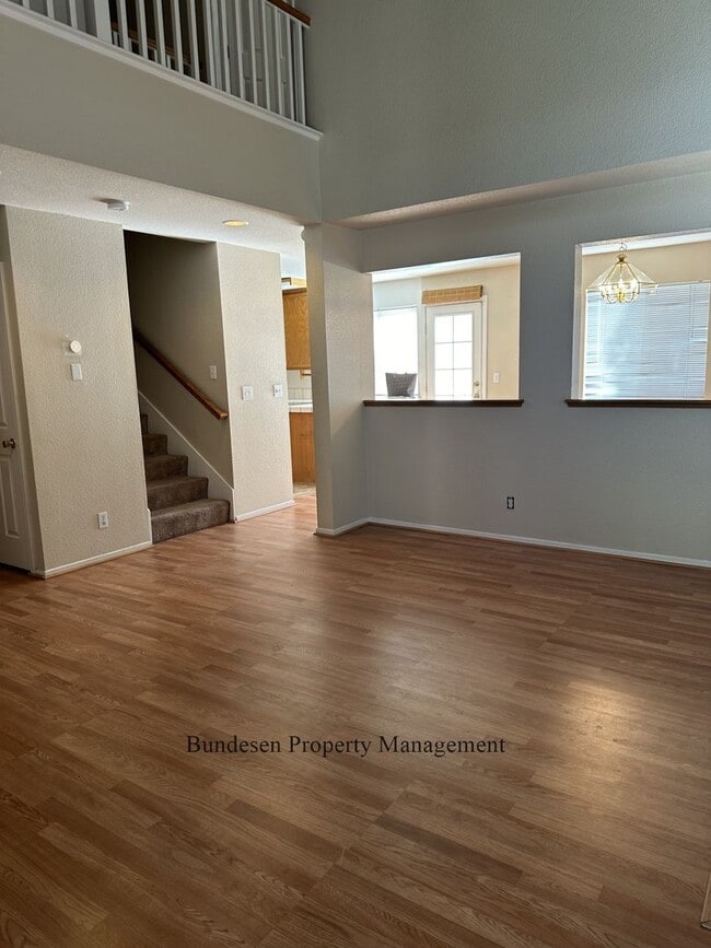 Foto del edificio - 913 Radcliff Dr