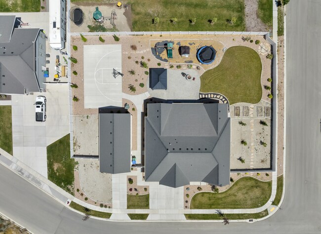 Foto del edificio - 5 bedroom 3.5 bathroom home in Lehi.