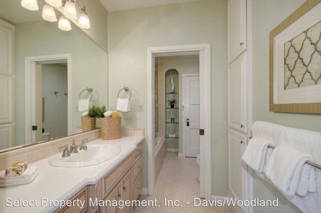 Building Photo - 3 br, 2 bath House - 43120 Montgomery Ave