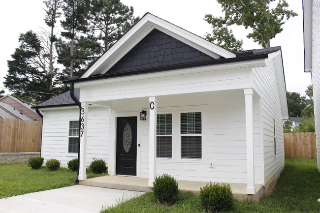 Building Photo - 3637 Guess Rd