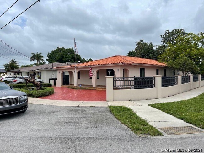 Foto del edificio - 6440 SW 4th St