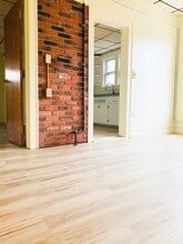 Building Photo - 148 N Champlain St