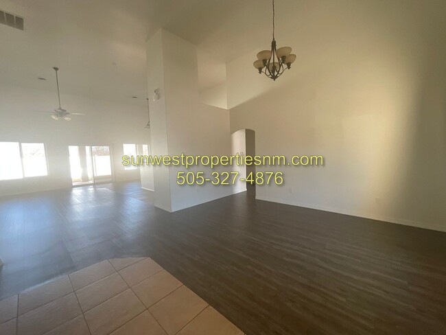 Foto del edificio - 4 Bedroom, 2 Bath Home near the Country Club